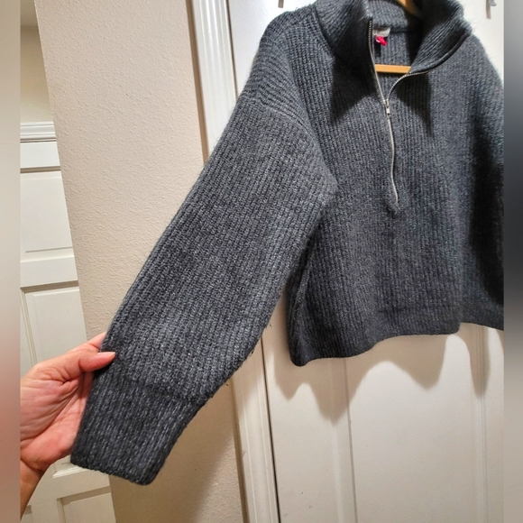 Vince Camuto three-quarter zip sweater EUC - Picture 3 of 6